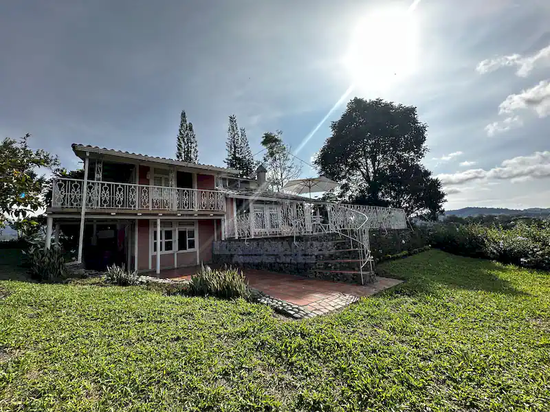 Casa Campestre, Santa Clara